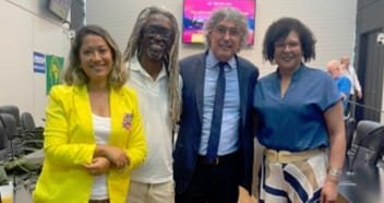 Representantes do Travessia dialogam com deputado estadual Carlos Giannazi (PSOL) na Alesp